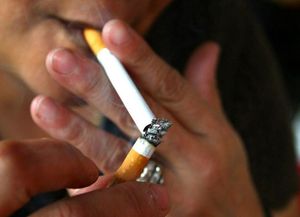 Gran Bretaña prohibirá el tabaco a nacidos desde 2009