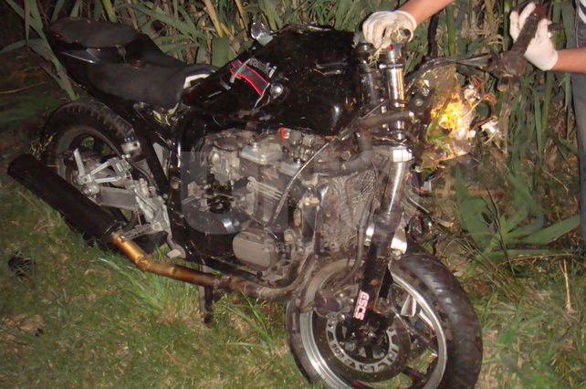 Murieron cinco jóvenes al chocar dos motocicletas de frente en Totoras