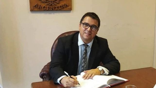 Ordenan la detención de un senador puntano acusado de violencia de género