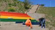 pintan la escalera de la diversidad en el parque urquiza