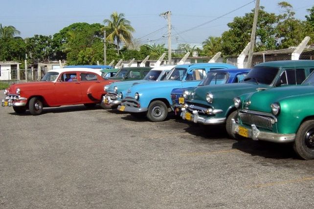 Después de 50 años, Cuba comienza la venta libre de autos nuevos
