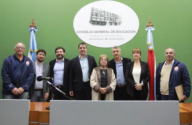 Participantes. Entre las organizaciones están Bomberos Voluntarios de María Grande. Ayer