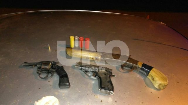 Secuestro. Tres armas: un revolver