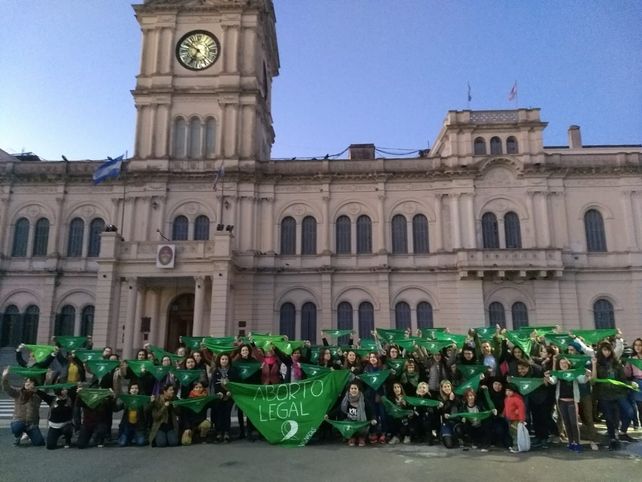 En Paraná despidieron a Liz que murió por un aborto clandestino