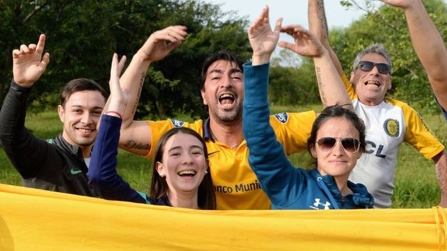 Central: los hinchas canallas volvieron a la ruta