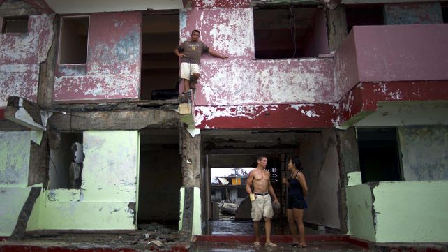 El huracán Matthew devastó Haití y castigó a Cuba en su camino hacia Bahamas y Florida