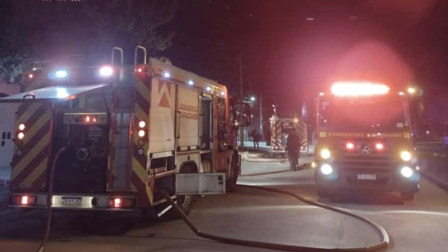 Bomberos Zapadores intervinieron en el incendio en zona sur.&nbsp;