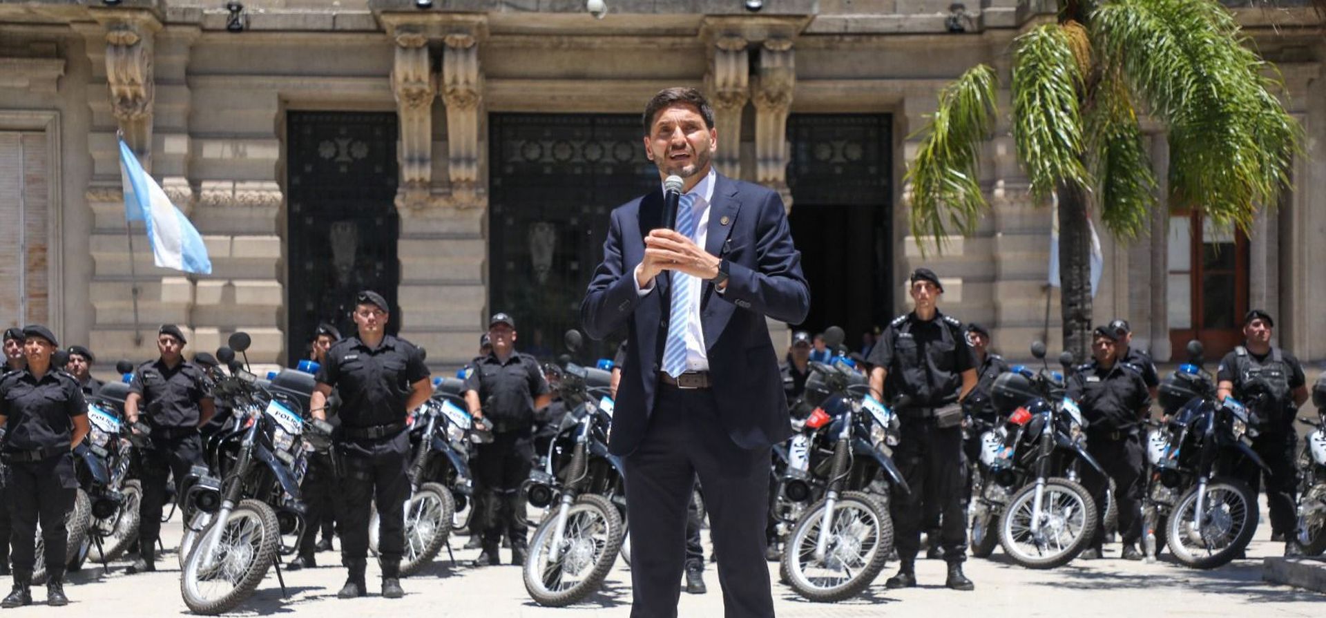 El Año Nuevo de Pullaro: entre tirar cuetes y mojar la pólvora