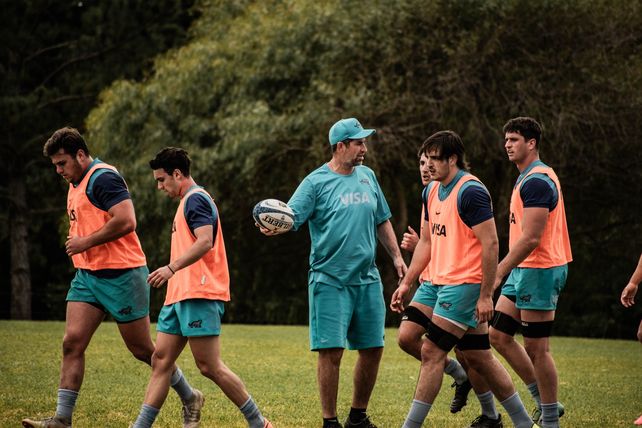 El plantel de Argentina XV bajo la conducción de Nacho Fernández Lobbe continúa trabajando en Old Christians de Uruguay.