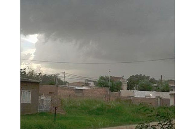 Llegó la lluvia a la ciudad pero el calor se mantiene