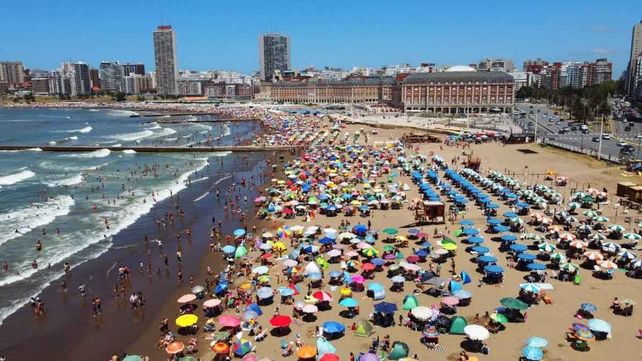 Verano 2025: cuánto costará alquilar una carpa para las vacaciones en Mar del Plata