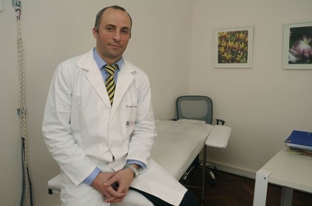 El neurólogo reveló que cada vez son más frecuentes las consultas sobre Alzheimer. (Foto: L.Vincenti)