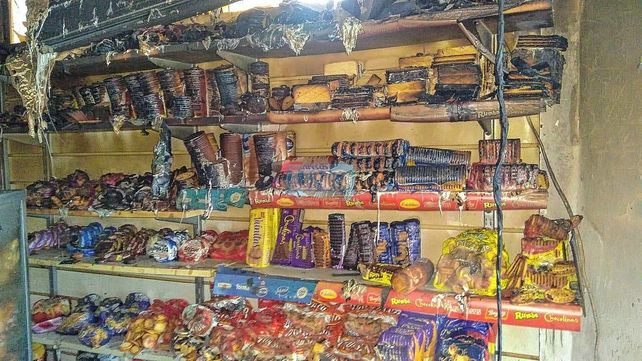 Paraná: se incendió por completo un quiosco en una esquina céntrica