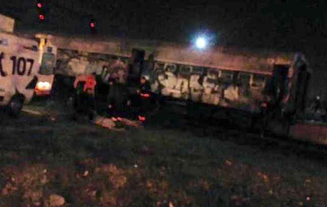 Una imagen tomada por un vecino de uno de los trenes que participaron del accidente. (foto Twitter)