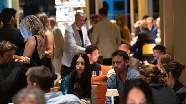Mientras Wanda asegura estar sola, su hermana Zaira blanqueó un romance