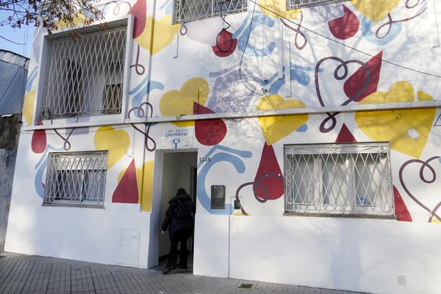 La casa de Gaboto al 1300 es un espacio pensado para fortalecer la maternidad en contextos de alta vulnerabilidad social y reducir los tiempos de internación de los menores en instituciones de salud.