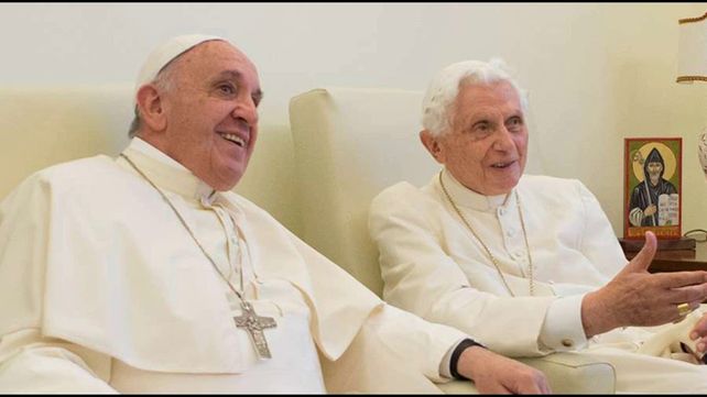 Los dos papas dicen que  el celibato de los sacerdotes es obligatorio e intocable