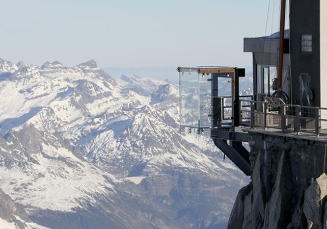 Inauguraron Chamonix Skywalk: mirá cómo es flotar seguro en los Alpes a 3.800 metros