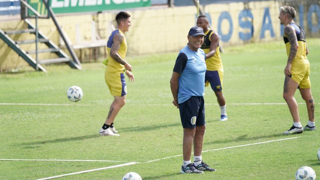 Russo se reencontró con sus jugadores tras la jornada de descanso Central ahora debe viajar a Mendoza.