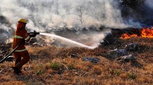 Cortan rutas por los incendios en zonas serranas de Córdoba y San Luis