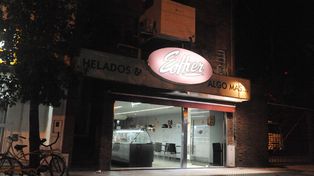 Dos balazos en el pecho al tratar de recobrar una cartera robada