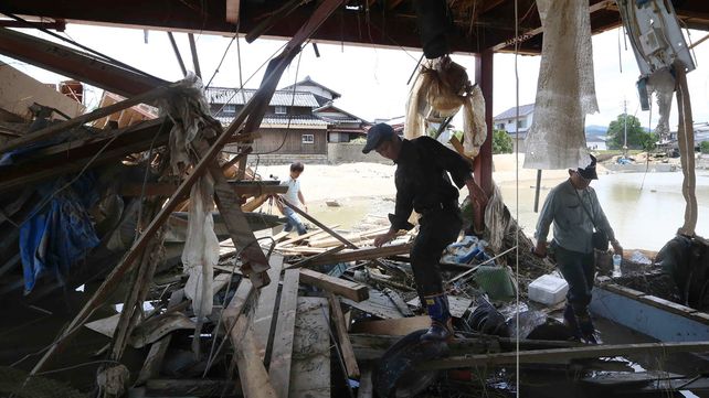 Catastróficas inundaciones en Japón dejaron poblaciones enteras aisladas