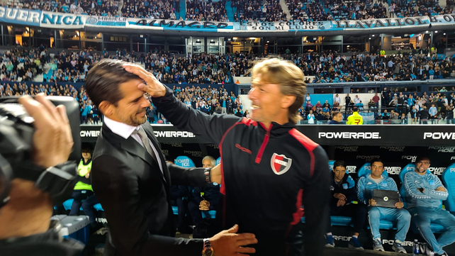 Newells, con un equipo alternativo, hizo su mejor partido del torneo y le ganó 1 a 0 a Racing