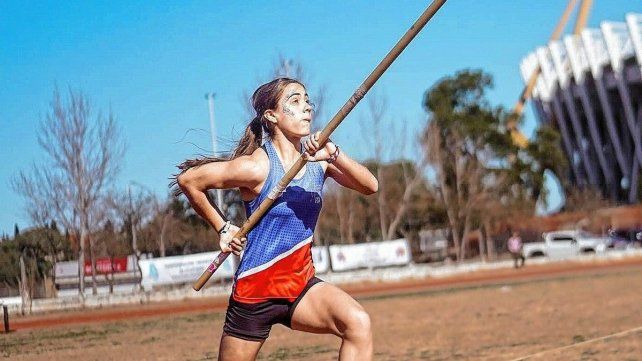 Jazmín Merke es la nueva campeona Nacional en salto con garrocha. También fue bronce en alto.