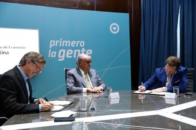 Medidas. Los secretarios de Industria