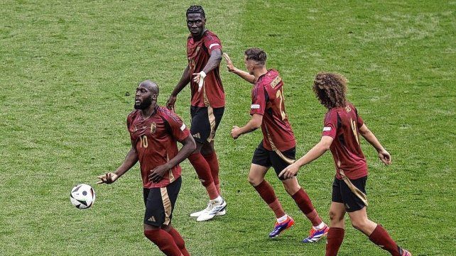 Eurocopa: Bélgica venció a Rumania y revive sus chances.