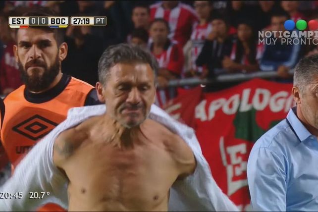 ¡Nelson Vivas explotó y quedó semidesnudo!