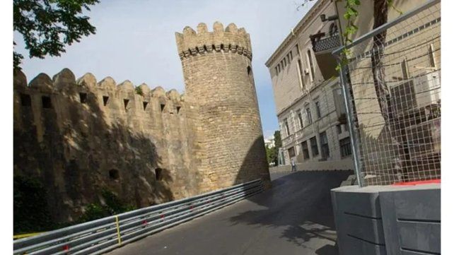 La curva del castillo: el terror de los pilotos de la F1 por donde pasará Colapinto en Bakú