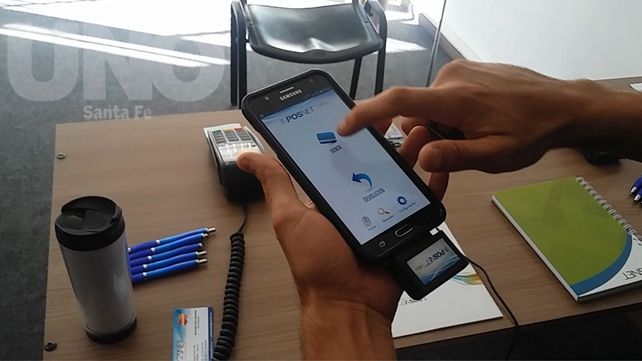 Video: cómo cobrar con tarjeta de débito a través del celular