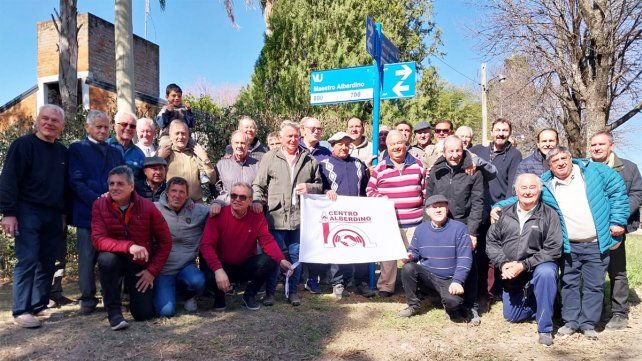 En Villa Urquiza una calle rinde homenaje a los maestros alberdinos