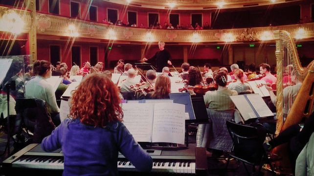 La Orquesta Sinfónica Provincial se presentó bajo la batuta del maestro Walter Hilgers en la Sala Mayor del Teatro Municipal