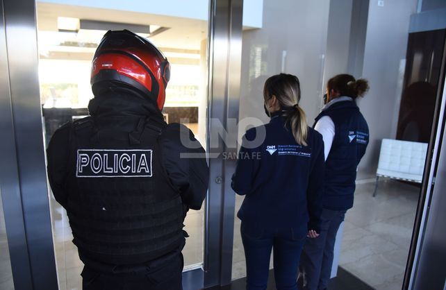 Operativo de control de los santafesinos que regresan desde el exterior. Operativo de control de los santafesinos que regresan desde el exterior.