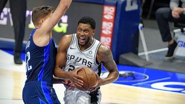 Dallas venció a San Antonio en el regreso de la actividad oficial en la NBA.&nbsp;