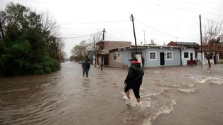 Videos y fotos que dan cuenta de la gravedad de las inundaciones en La Plata