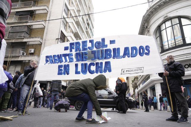 Los jubilados en Rosario luchan por sus derechos.