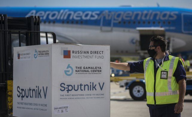 Este miércoles llegó otro lote de vacunas Sputnik V desde Moscú. Son 390.035 del componente 1 y 80.000 del componente 2.