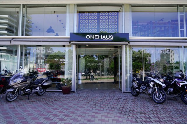 En el nuevo espacio comercializan motos premium usadas de distintas marcas.