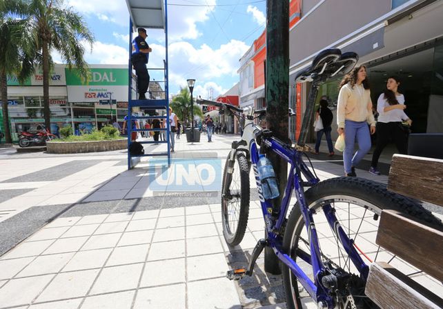 En Paraná los trabajadores del comercio necesitan estacionamientos de bicicletas