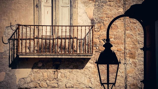 Imágenes de un pueblo fantasma de Italia abandonado tras un terremoto hace 35 años