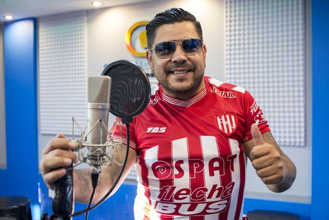 El cantante Coty Hernández fue demorado cazando en un campo