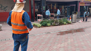 Personal de Litoral Gas y de la EPE trabajan este sábado en peatonal San Martín entre Rioja y San Luis por la pérdida de gas.