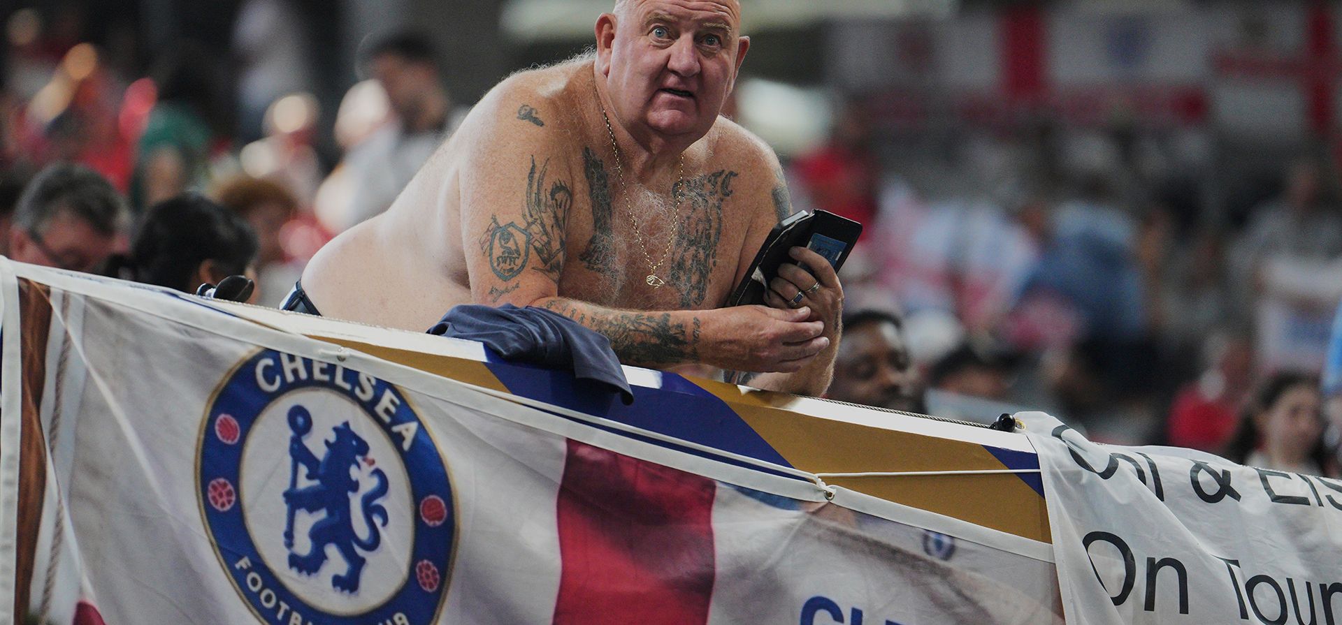 El aficionado inglés Paul Gregory, conocido como "Tango Man", espera el inicio del partido de dieciseisavos de final del Mundial de fútbol entre Inglaterra y Congo en Atlanta, el miércoles 1 de julio de 2026. (Foto AP/Jacob Kupferman) El aficionado inglés Paul Gregory, conocido como "Tango Man", espera el inicio del partido de dieciseisavos de final del Mundial de fútbol entre Inglaterra y Congo en Atlanta, el miércoles 1 de julio de 2026. (Foto AP/Jacob Kupferman)