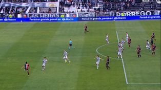 El gol de Santiago Solari que pudo cambiar todo para Newells pero fue anulado por vía del VAR