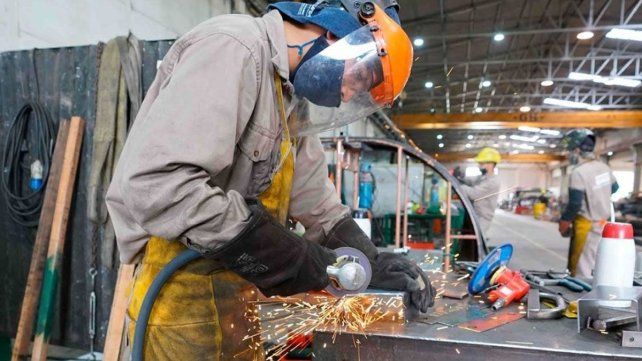 Personas y empresas con trabajadores deberán inscribirse en el padrón de empleadores