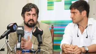 Hay varios detenidos por los taxistas asesinados en Rosario. Un chofer de colectivos baleado pelea por su vida. Las explicaciones del ministro de seguridad&nbsp;
