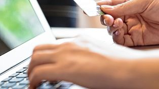 La defensoría le solicitó al Banco Central información sobre posibles estafas con Debin